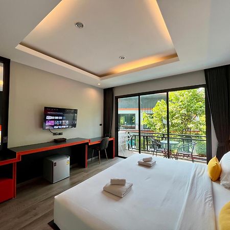 Wow Phuket Hotel Buitenkant foto