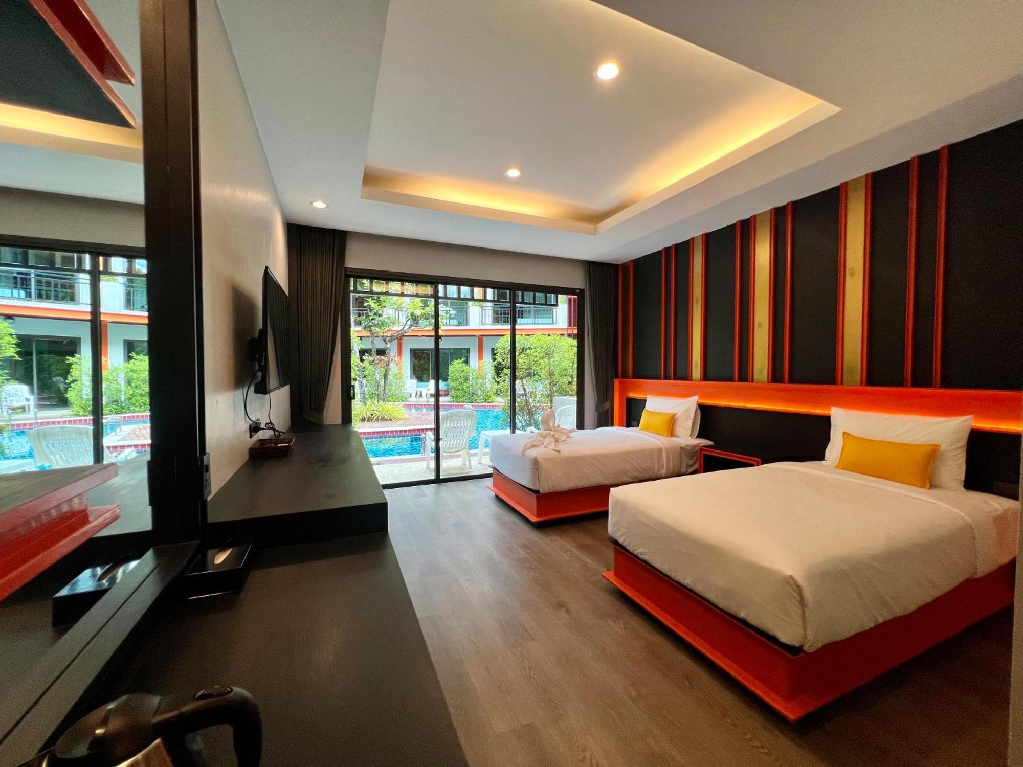 Wow Phuket Hotel Buitenkant foto