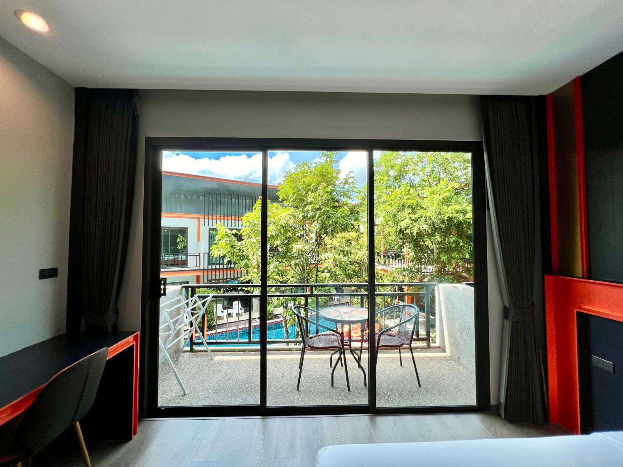 Wow Phuket Hotel Buitenkant foto